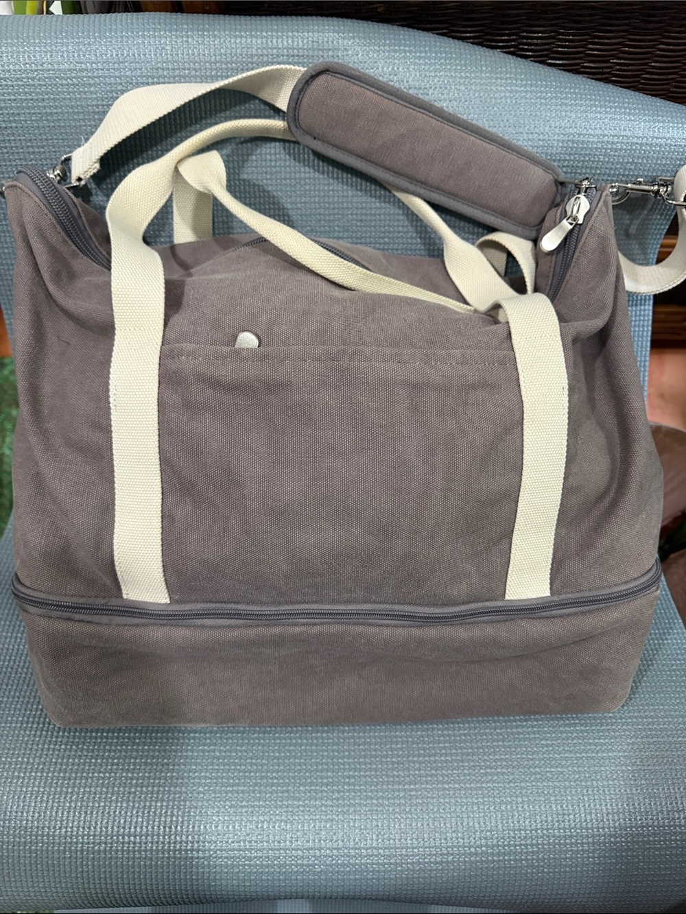 Lo & Sons Travel Duffle Bag in Gray with Cream Straps